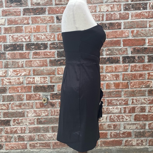 Romeo & Juliet Couture black satin cocktail dress with floral appliqué / NWOT - Picture 8 of 11